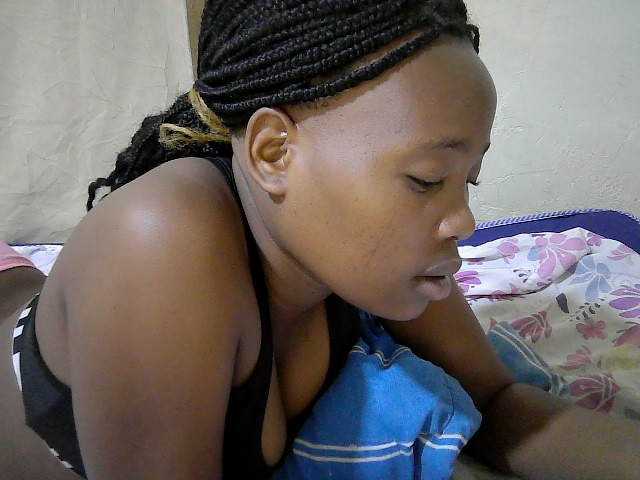 queen-slender live cam on BongaCams