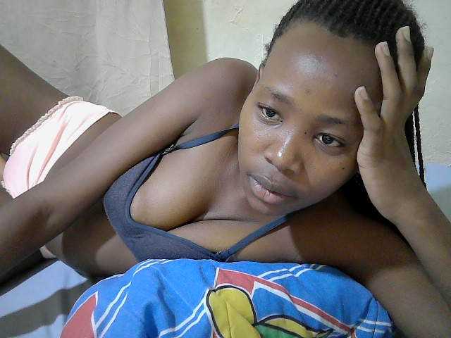queen-slender live cam on BongaCams