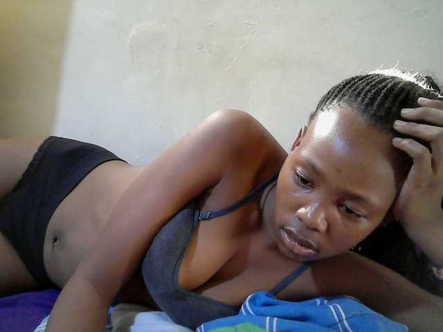 queen-slender live cam on BongaCams