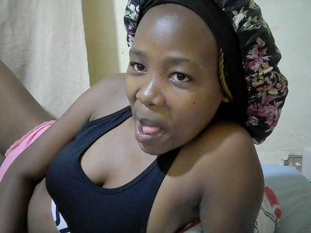 queen-slender live cam on BongaCams