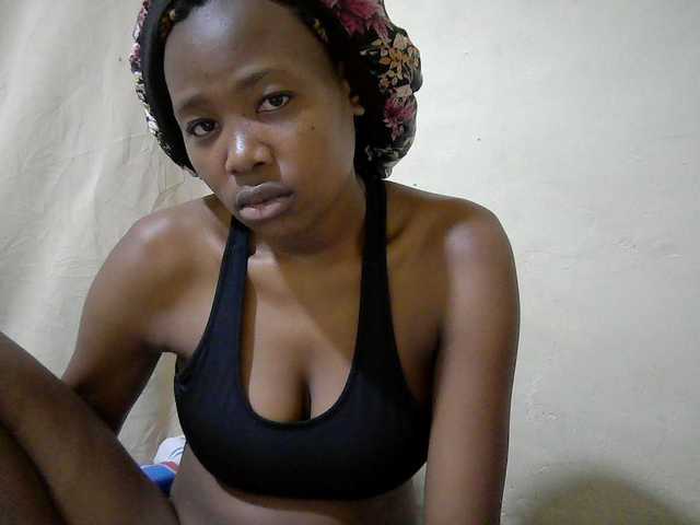 queen-slender live cam on BongaCams