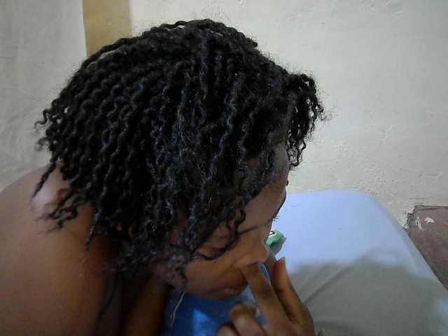 queen-slender live cam on BongaCams