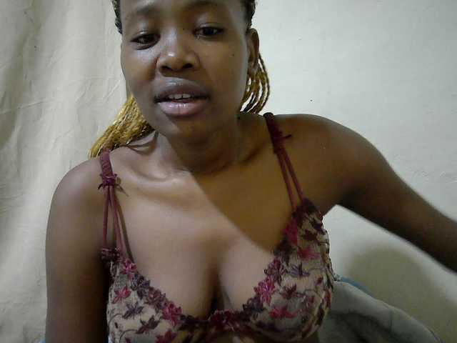 queen-slender live webcam show