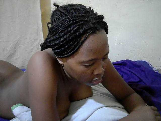 queen-slender live cam on BongaCams