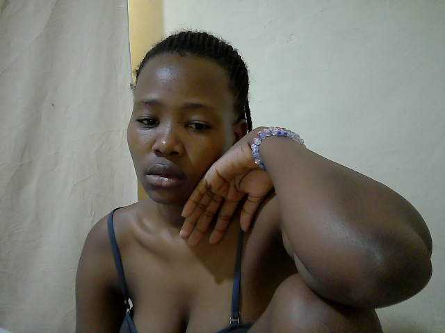 queen-slender live cam on BongaCams