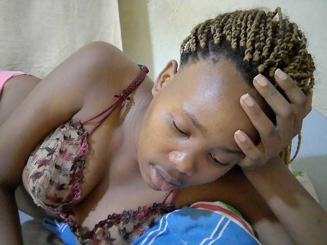 queen-slender live cam on BongaCams