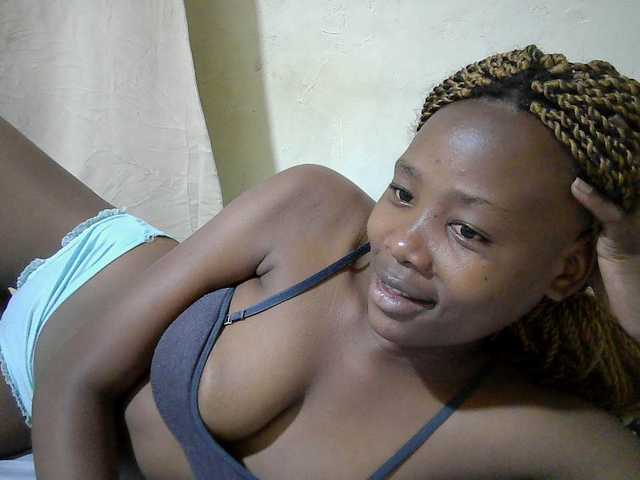 queen-slender live cam on BongaCams
