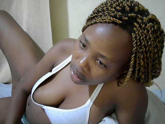 queen-slender live cam on BongaCams