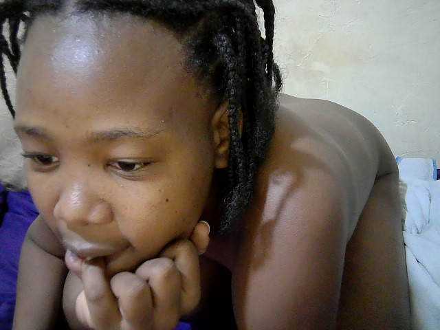 queen-slender live cam on BongaCams