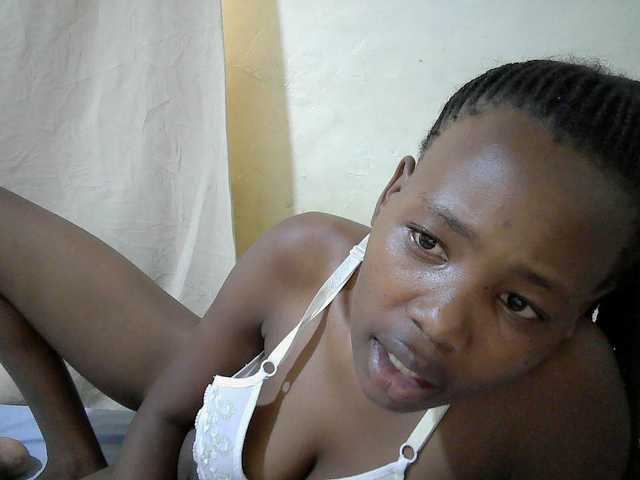queen-slender live cam on BongaCams