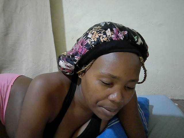 queen-slender live cam on BongaCams