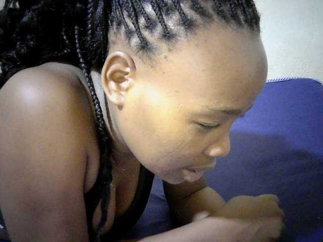 queen-slender live cam on BongaCams