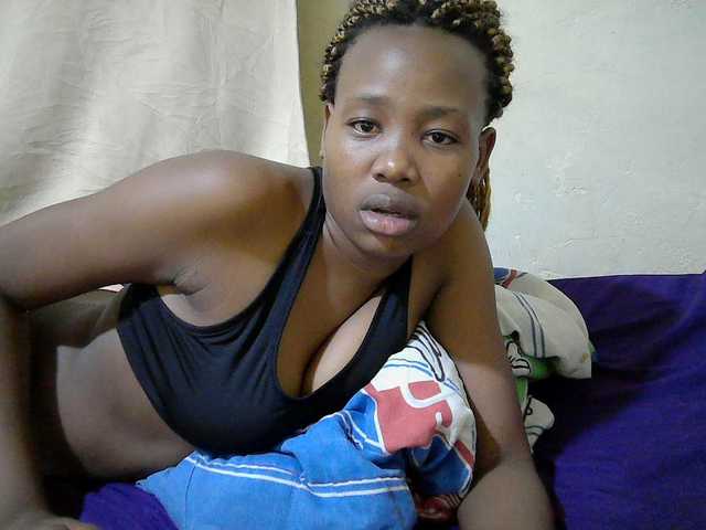 queen-slender live cam on BongaCams