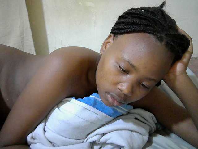 queen-slender live cam on BongaCams
