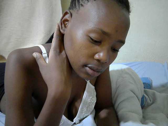 queen-slender live cam on BongaCams