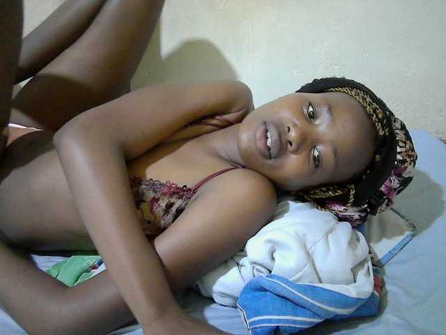 queen-slender live cam on BongaCams
