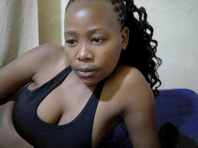 queen-slender live cam on BongaCams