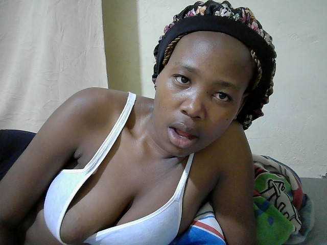 queen-slender live cam on BongaCams