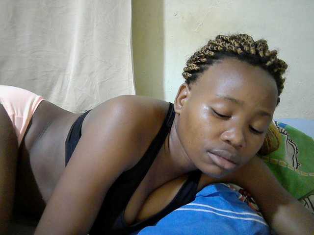 queen-slender live cam on BongaCams