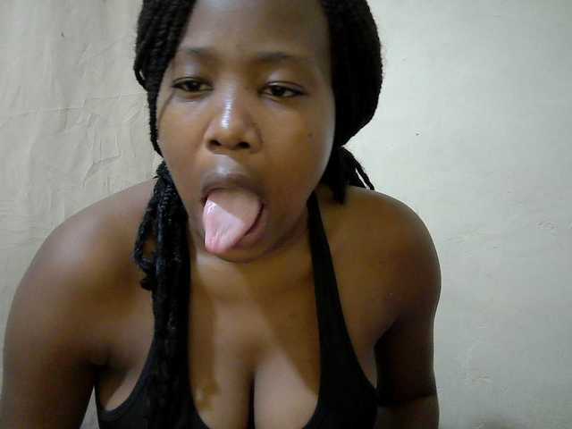 queen-slender live cam on BongaCams