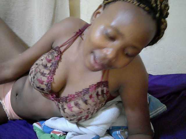 queen-slender live cam on BongaCams