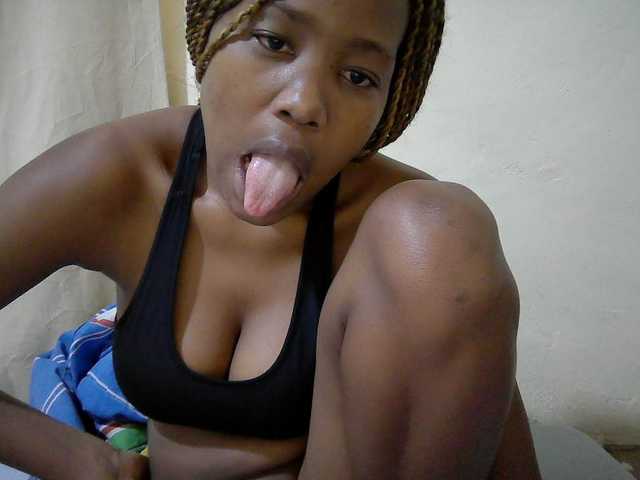 queen-slender live cam on BongaCams