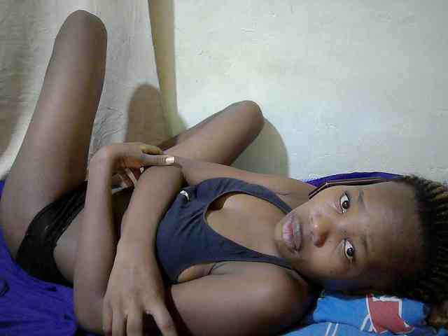 queen-slender webcam