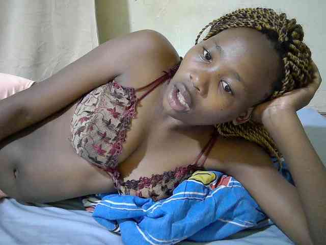 queen-slender webcam