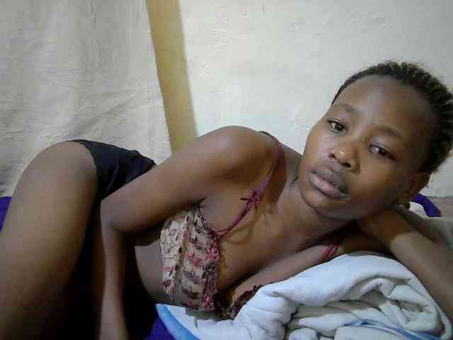 queen-slender webcam