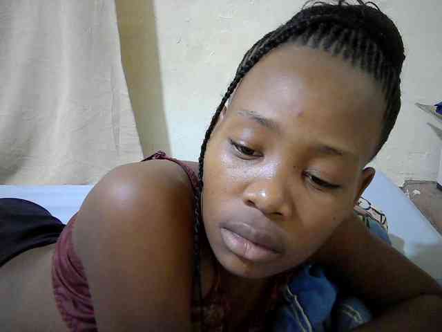 queen-slender Live Webcam on BongaCams