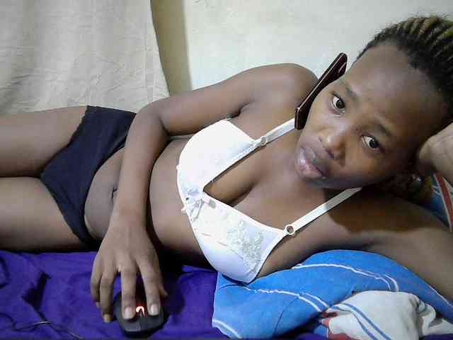 queen-slender webcam