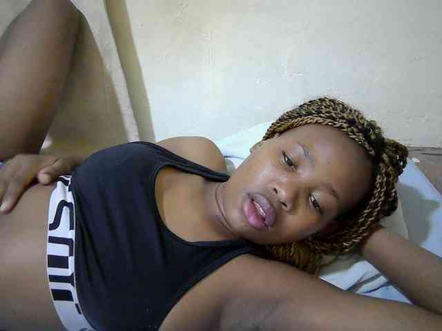 queen-slender webcam