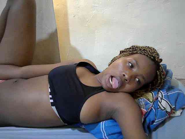 queen-slender webcam