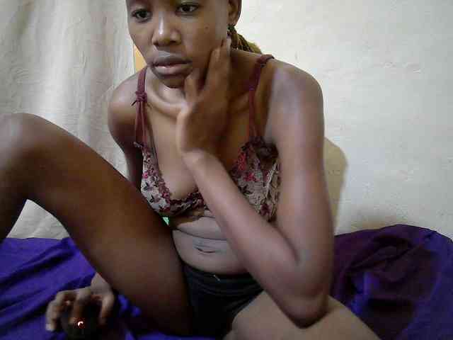 queen-slender webcam