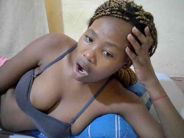 queen-slender webcam