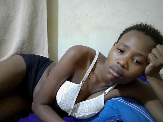 queen-slender webcam