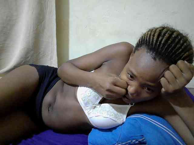 queen-slender webcam