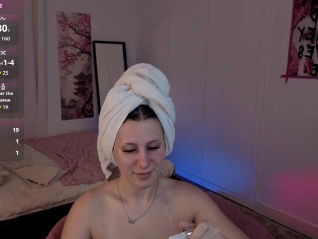 HazelHayes live cam on BongaCams