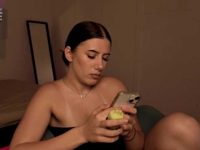 HazelHayes live cam on BongaCams
