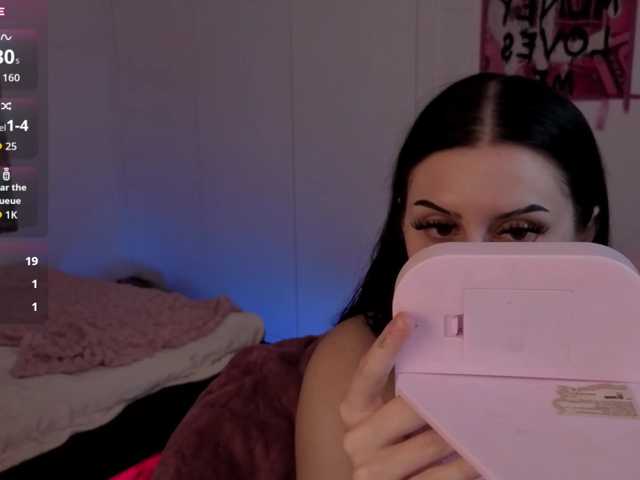 HazelHayes live cam on BongaCams