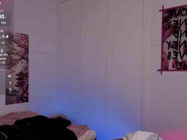 モデル: Hazel777