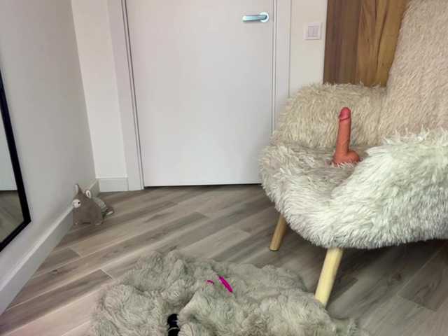 LucyWillow live cam on BongaCams
