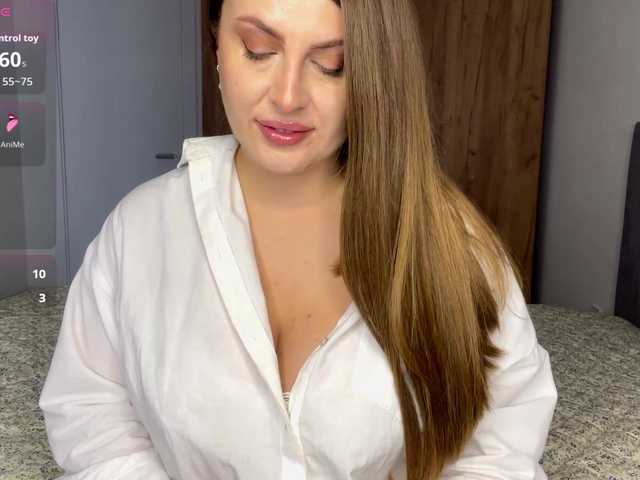 LucyWillow's BongaCams show and profile