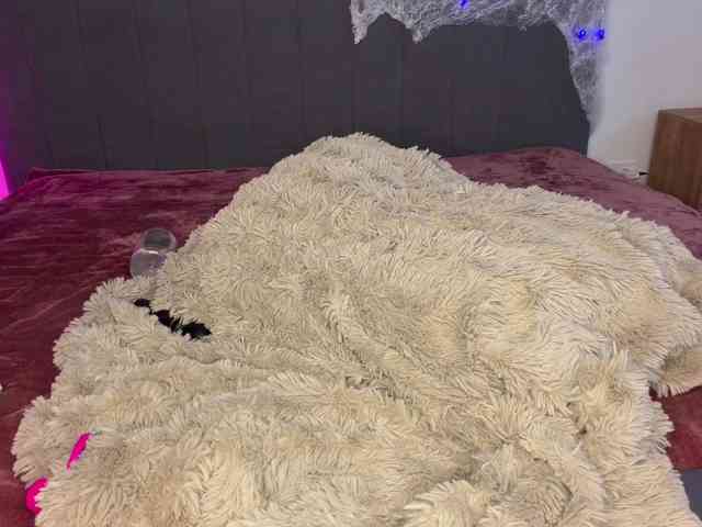 LucyWillow webcam