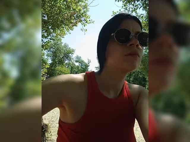 Shellbixangell's cam show statistics and live stream