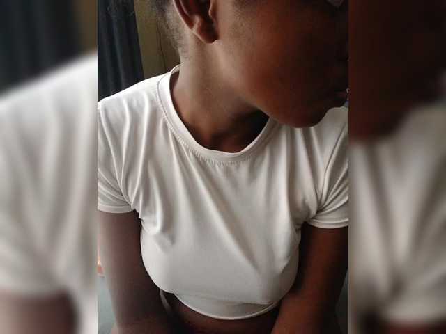 kishacali live cam on BongaCams
