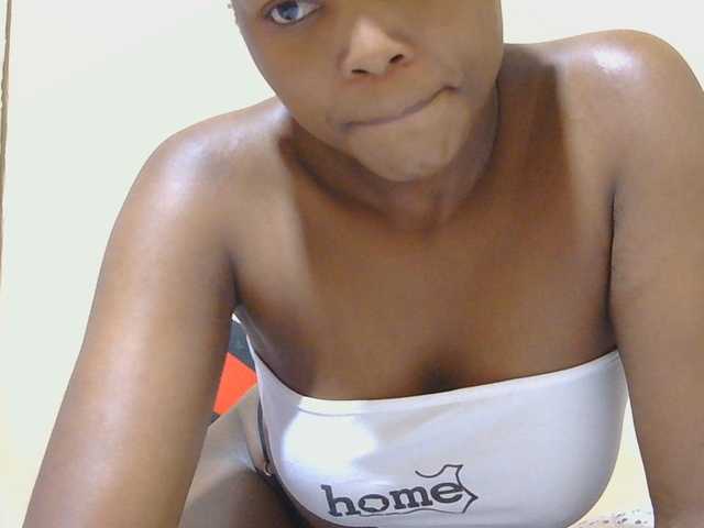 kishacali live cam on BongaCams