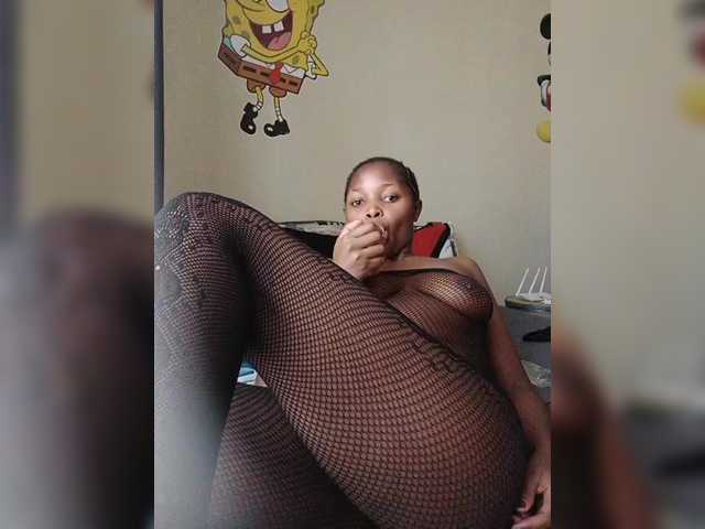 kishacali live cam on BongaCams