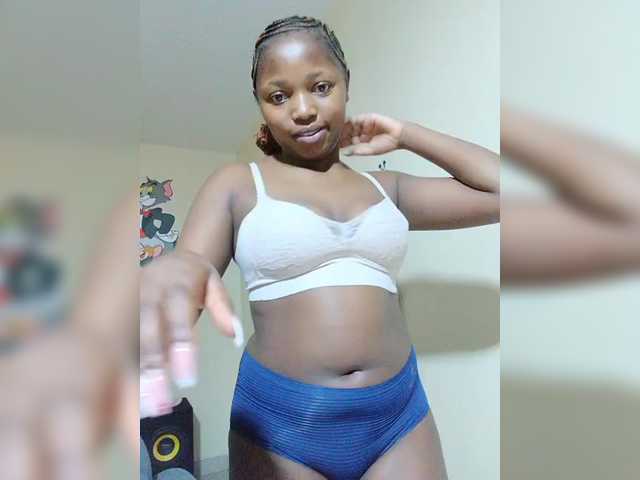 kishacali live cam on BongaCams