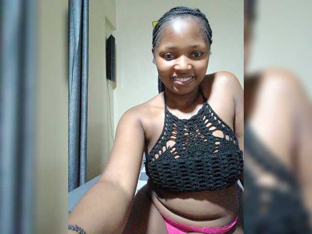 kishacali live cam on BongaCams